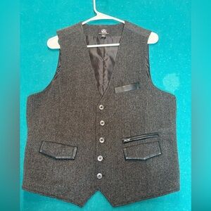 Rock & Republic Black & Gray Logo Label Detail